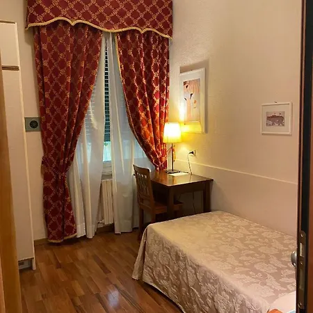 酒店 阿卡迪亚酒店 3*