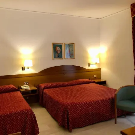 阿卡迪亚酒店 3*