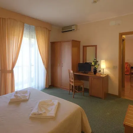 阿卡迪亚酒店 酒店